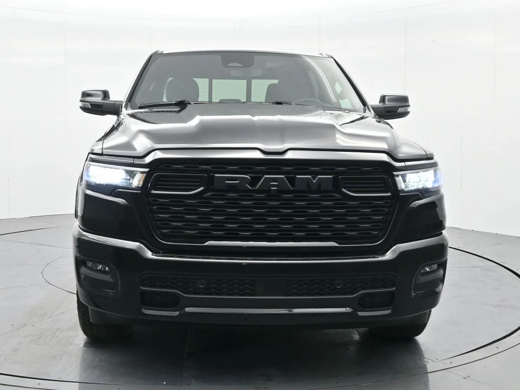 New 2026 Diamond Black Crystal Pearl-Coat Exterior Paint RAM Big Horn/Lone Star image 2