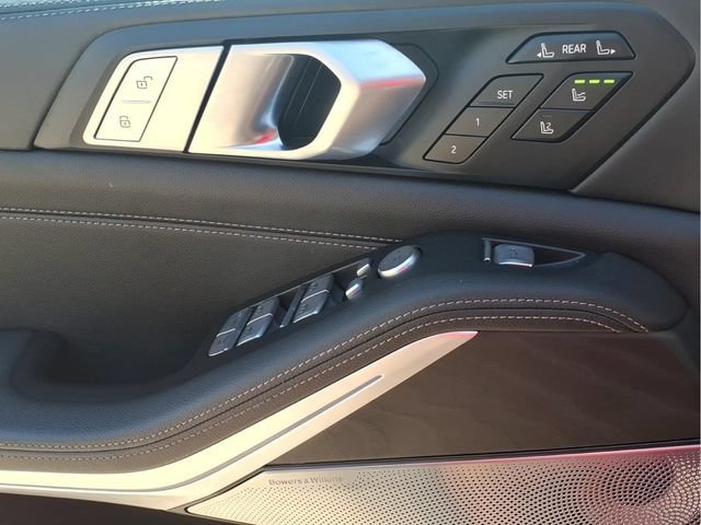 Used 2021 Black BMW M50i image 17