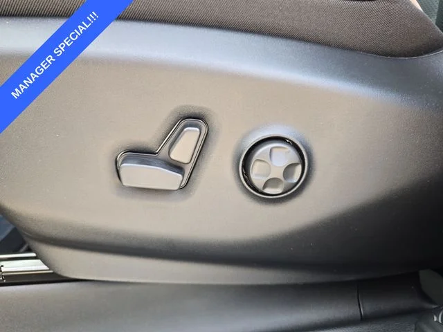 2026 Chrysler Pacifica Limited - Photo 17