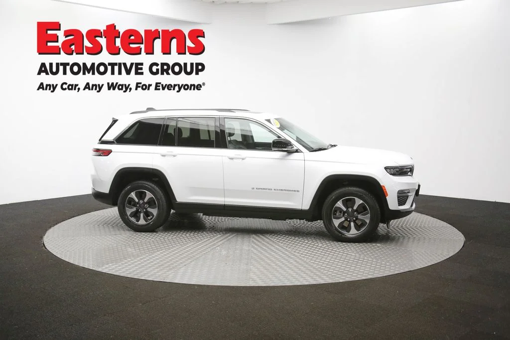 Used 2023 White Jeep 4xe image 46
