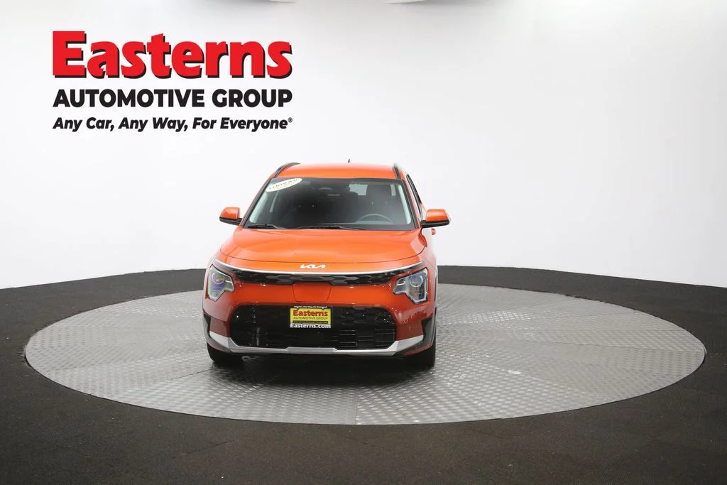 Used 2023 Red Kia Wind image 51