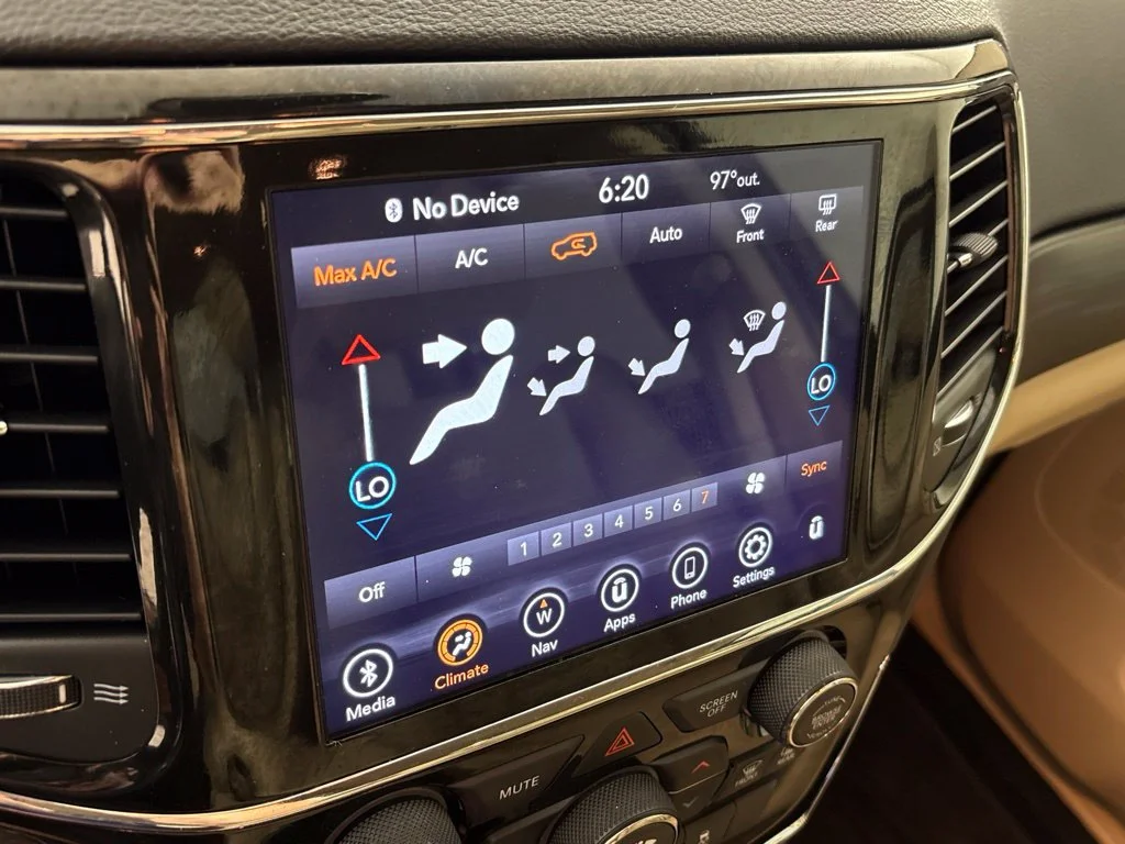 Used 2022 Black Jeep Laredo E image 33
