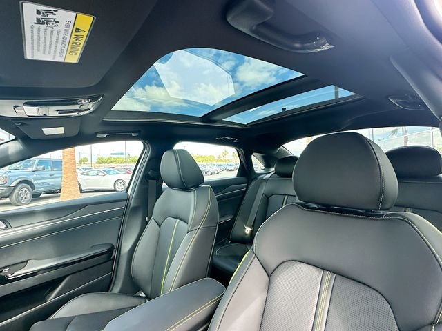 New 2026 Snow White Pearl Kia GT image 22
