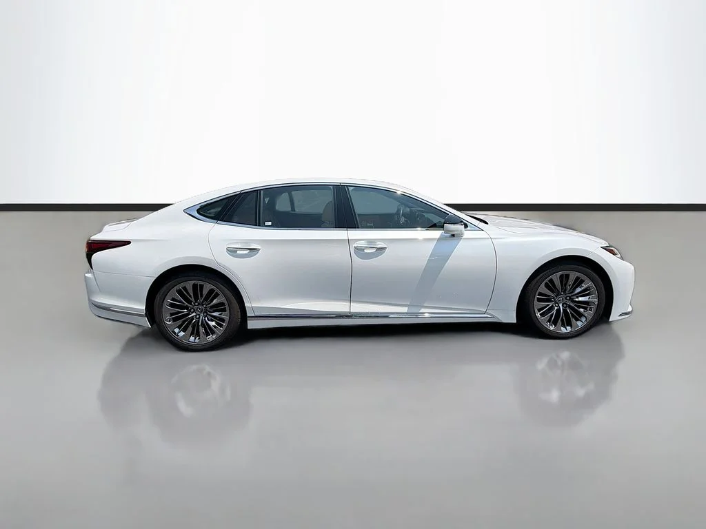 Used 2021 Quartz Lexus 500 Base image 4