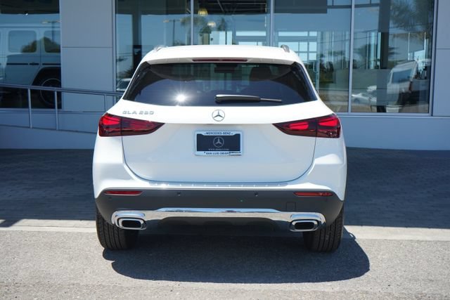 New 2026 Polar White Mercedes-Benz GLA 250 image 33