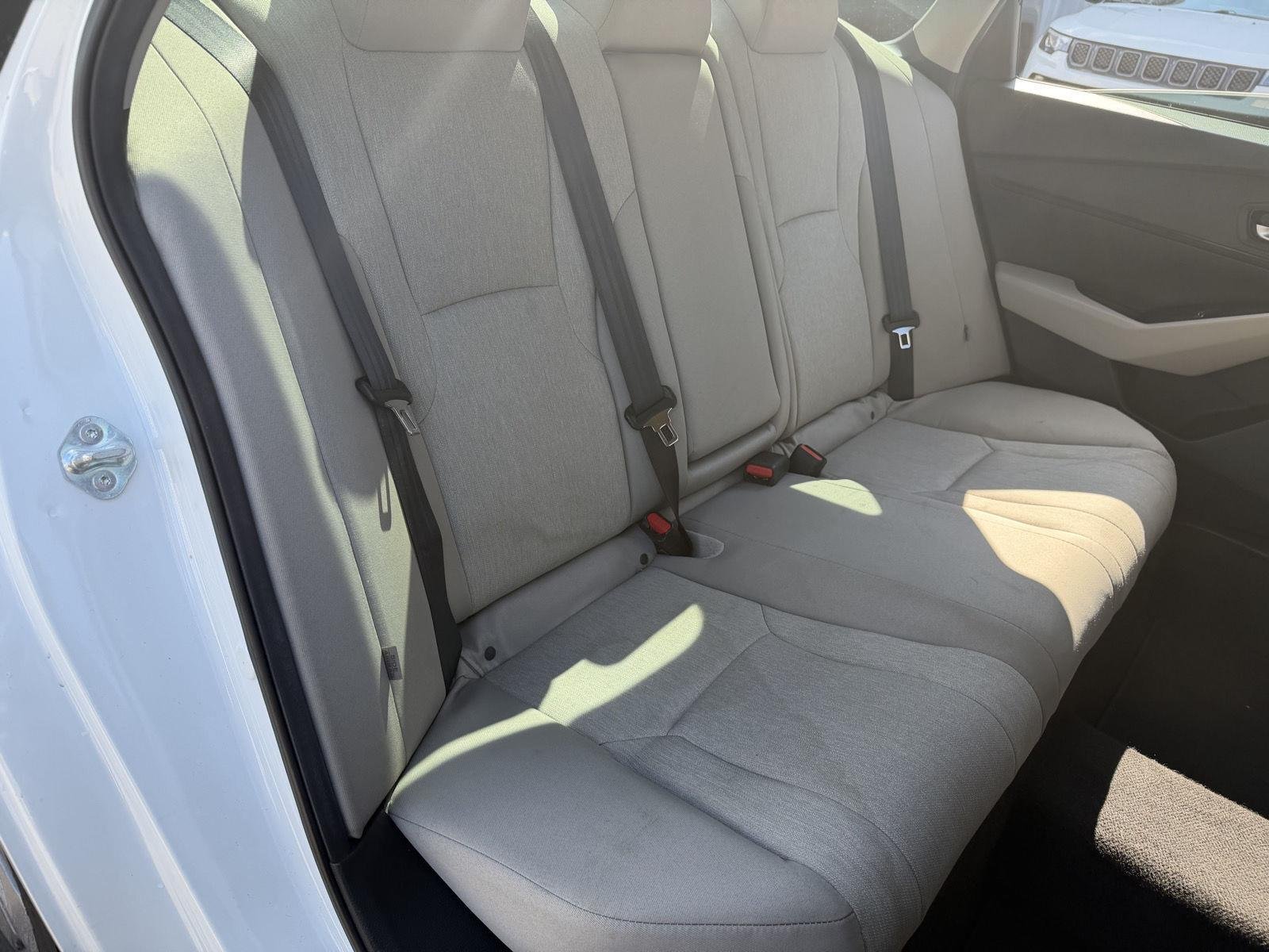 Used 2024 Platinum White Pearl Honda EX image 20