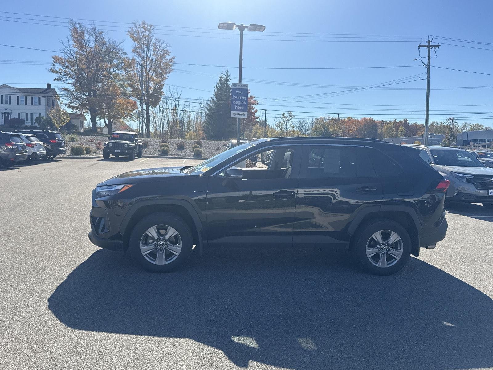 Used 2022 Midnight Black Metallic Toyota XLE image 6