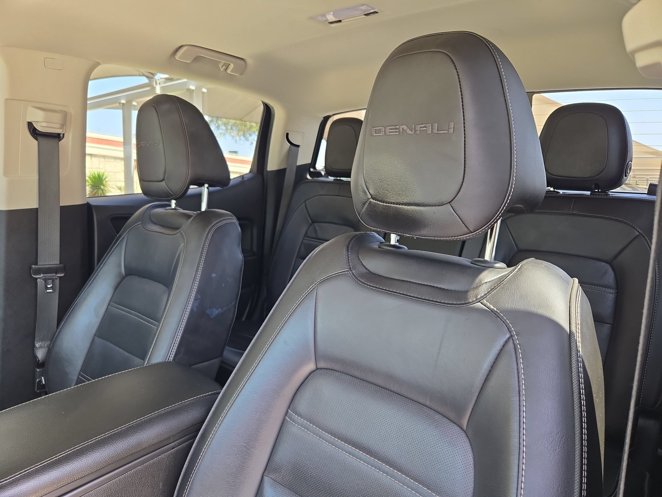 Used 2018 Mineral Metallic GMC 2WD Denali image 9