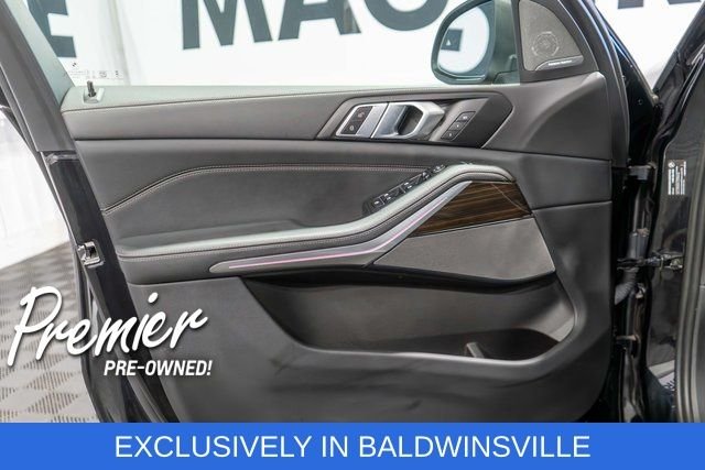 Used 2025 Black BMW xDrive40i image 13