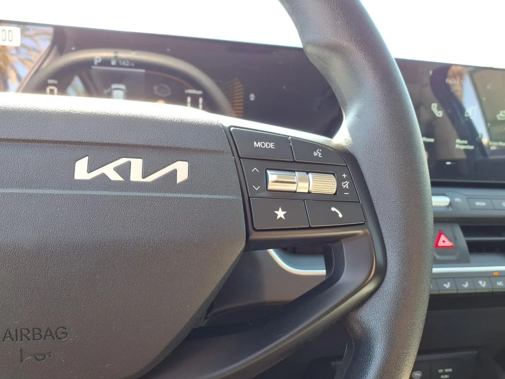 Certified Used 2025 Blue Kia LXS image 15