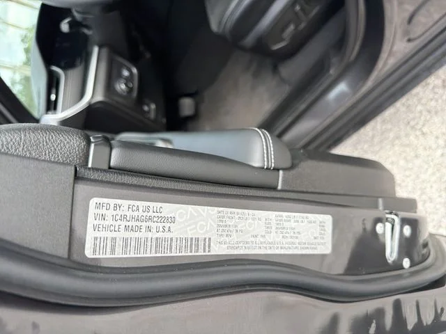 Used 2024 Gray Jeep Altitude image 35