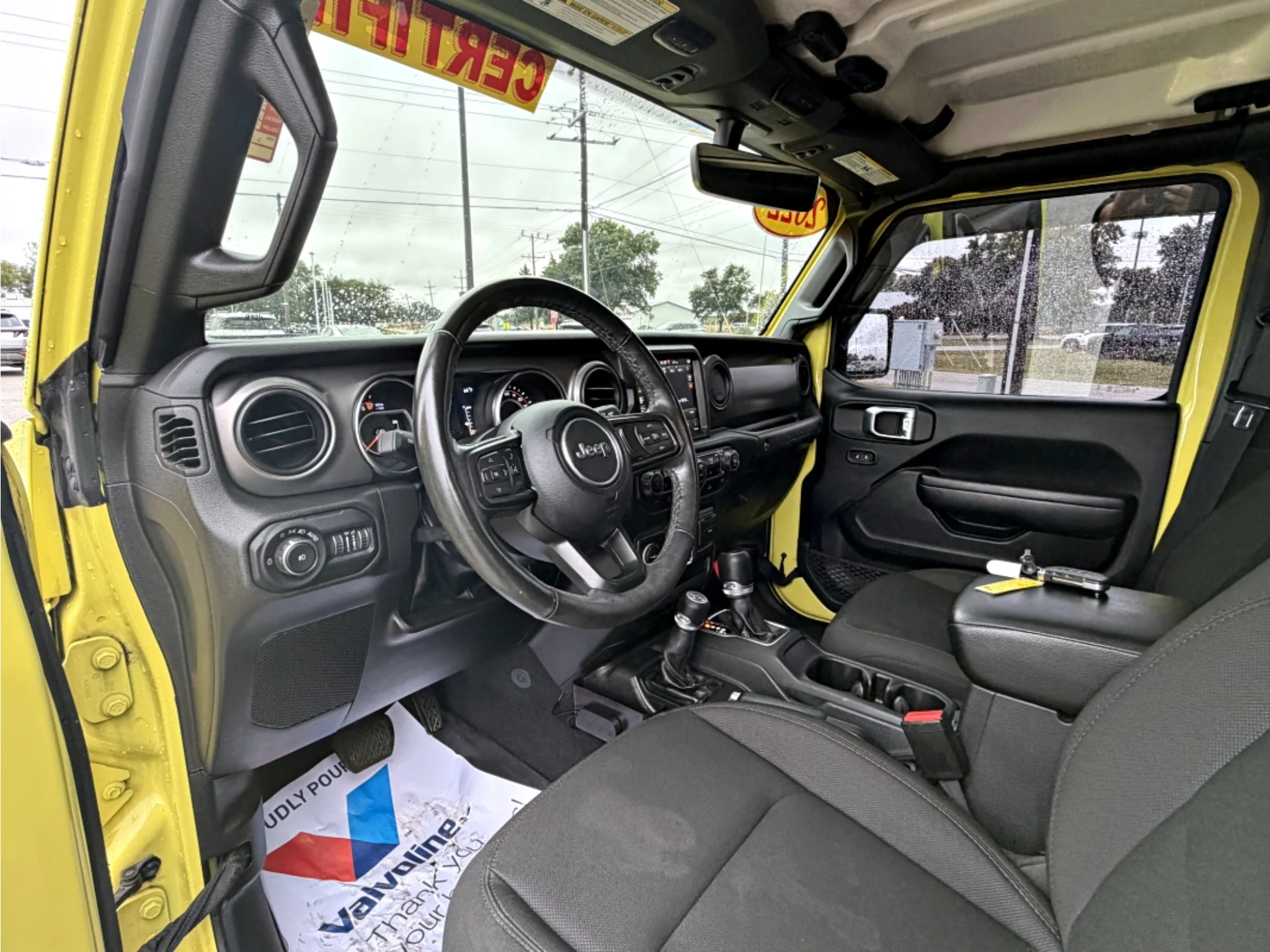 Used 2022 High Velocity Clearcoat Jeep Unlimited High Tide image 10