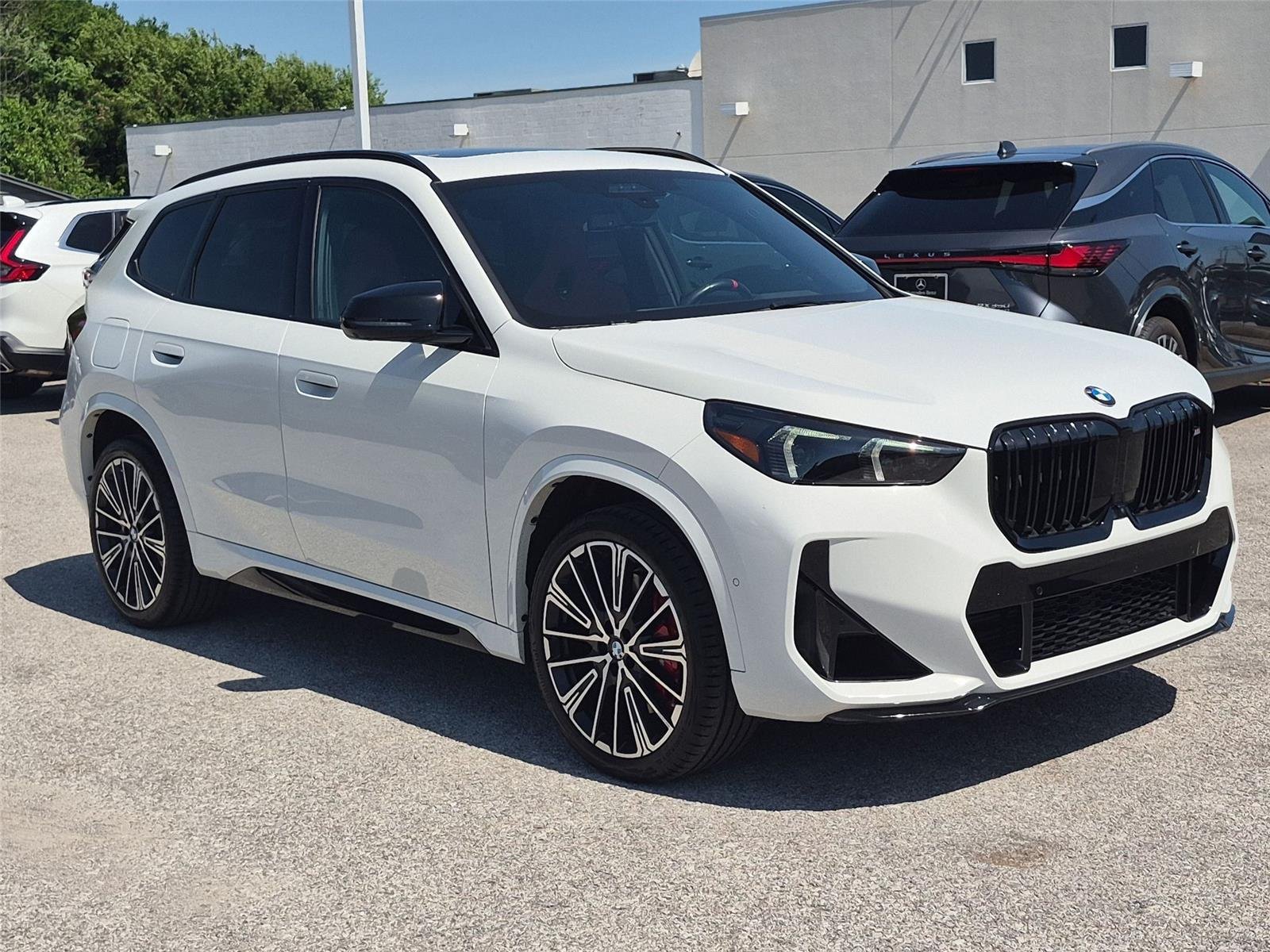 Used 2024 Alpine White BMW M35i image 7