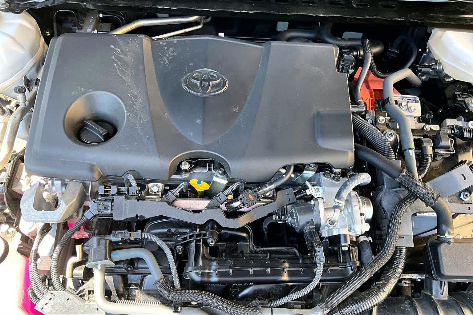 Used 2025 Ice Cap Toyota SE image 33