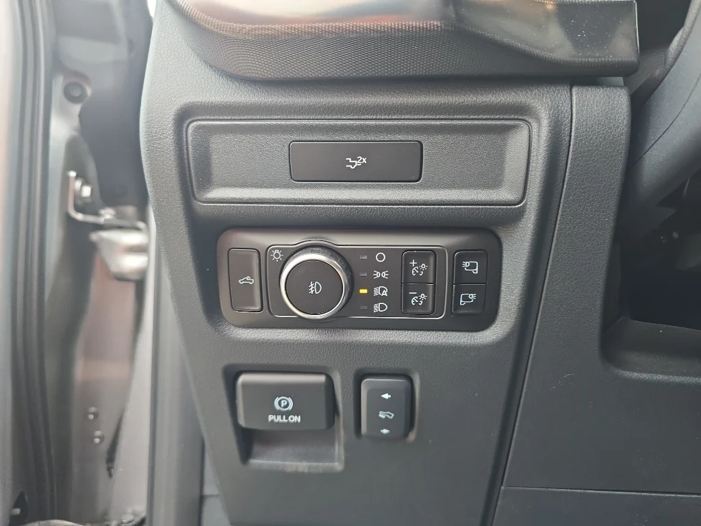 New 2026 Iconic Silver Metallic Ford Lariat® image 15