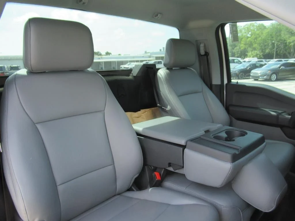 2024 Ford F-350 Super Duty Chassis Cab XL - Photo 10