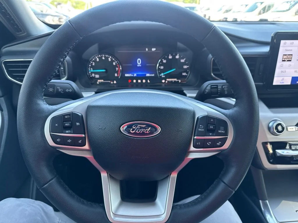 Used 2023 Blue Ford XLT image 15