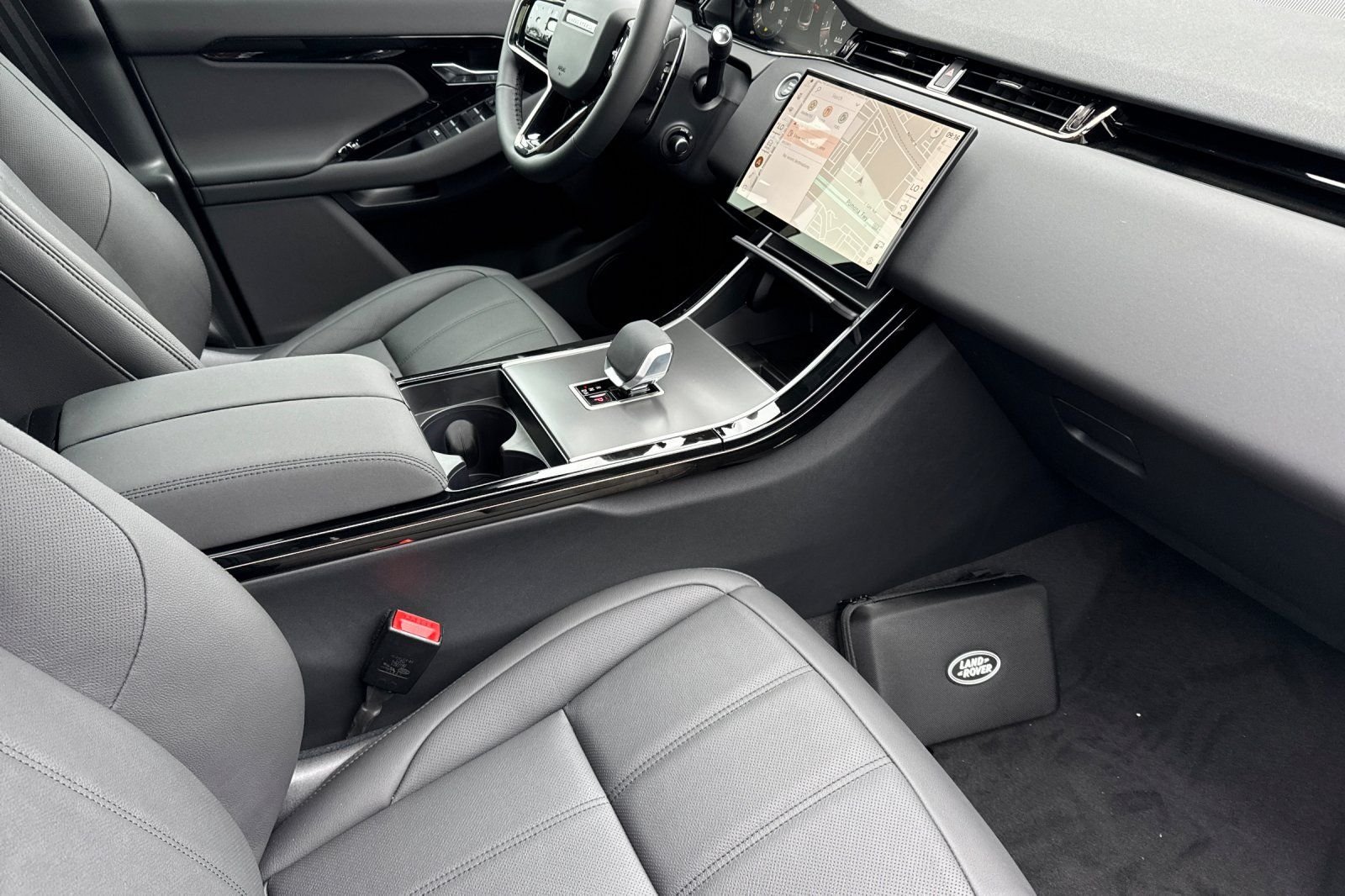 New 2026 Fuji White Land Rover S image 16