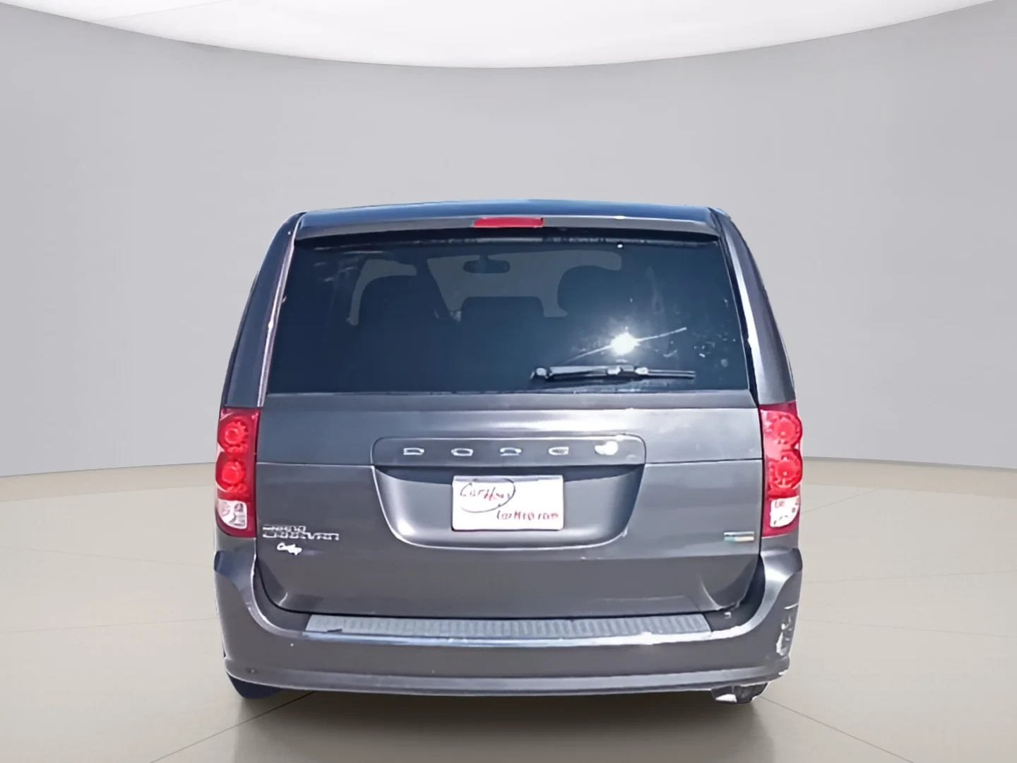 Used 2015 Gray Dodge SE image 4