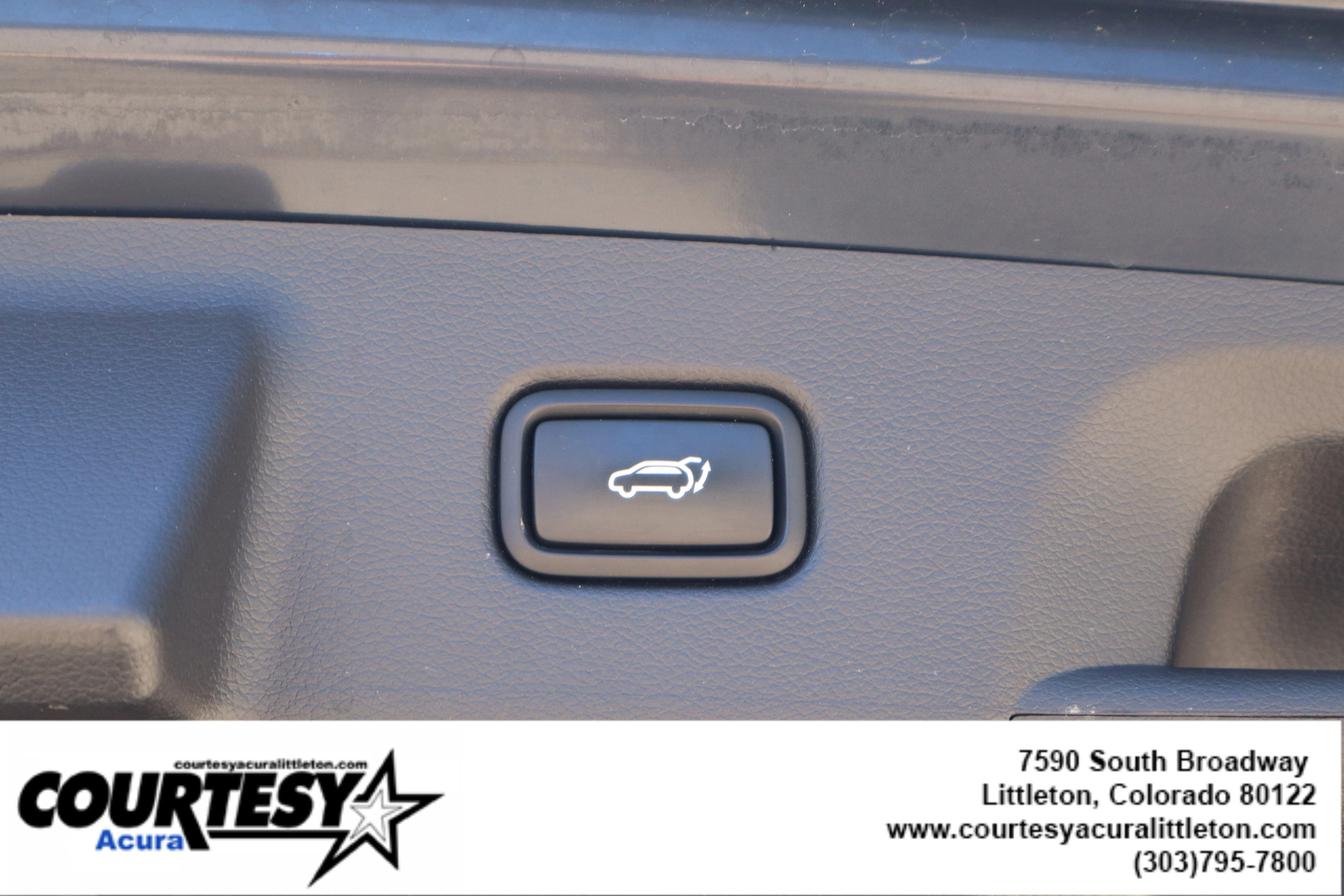 Used 2022 Moonlight Cloud Hyundai Limited image 30