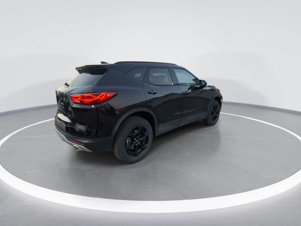 Used 2023 Black Chevrolet LT image 8