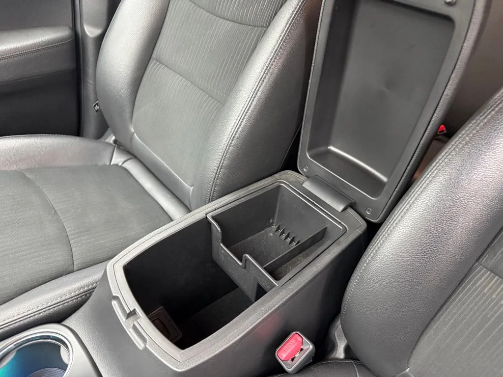 Used 2012 White Kia EX image 25