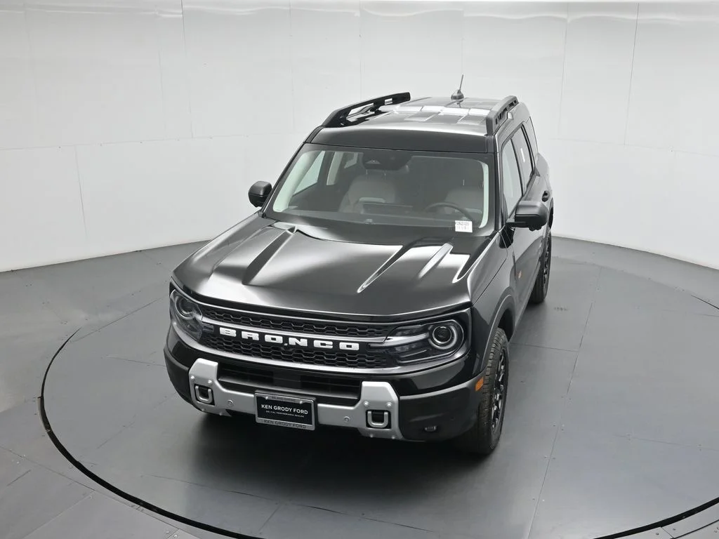 New 2026 Shadow Black Ford Badlands image 32