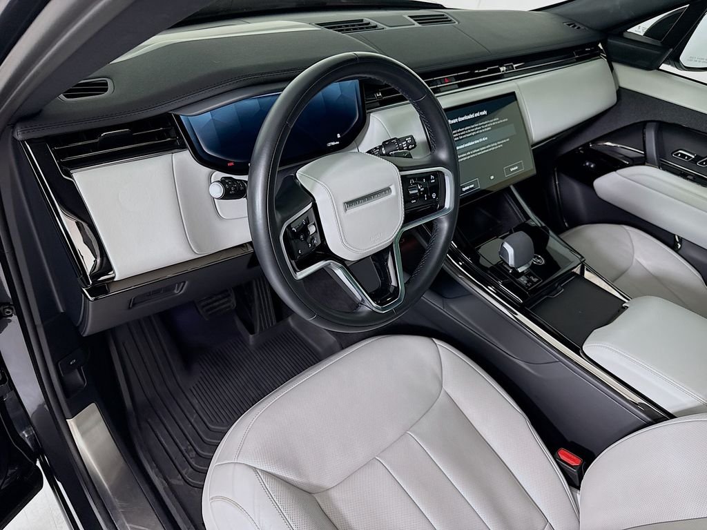 Used 2024 Carpathian Grey Premium Metallic Land Rover SE image 9