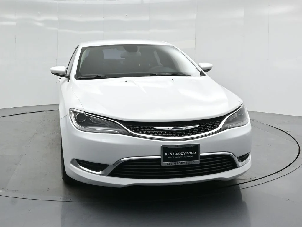 Used 2015 White Chrysler Limited image 50