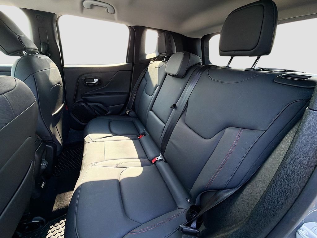 Used 2022 Sting-Gray Clearcoat Jeep Trailhawk image 21