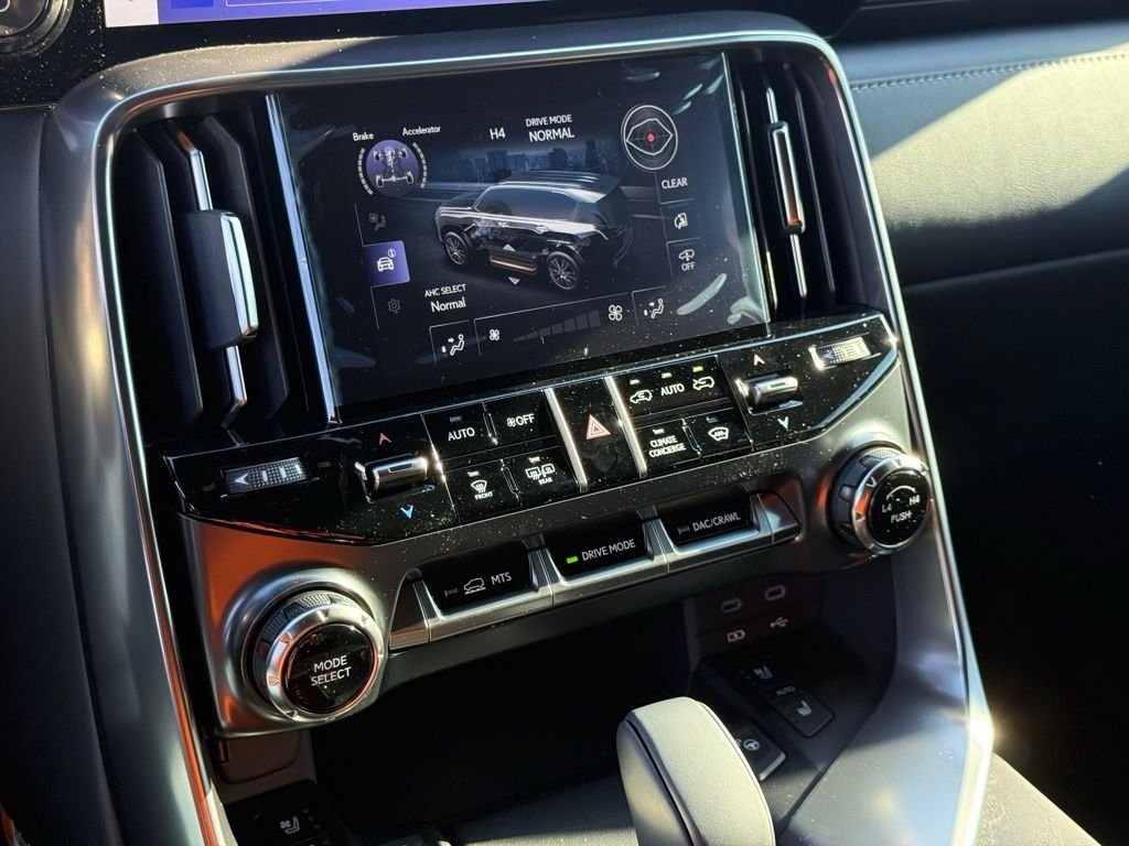 2026 Lexus LX 700h Luxury - Photo 32