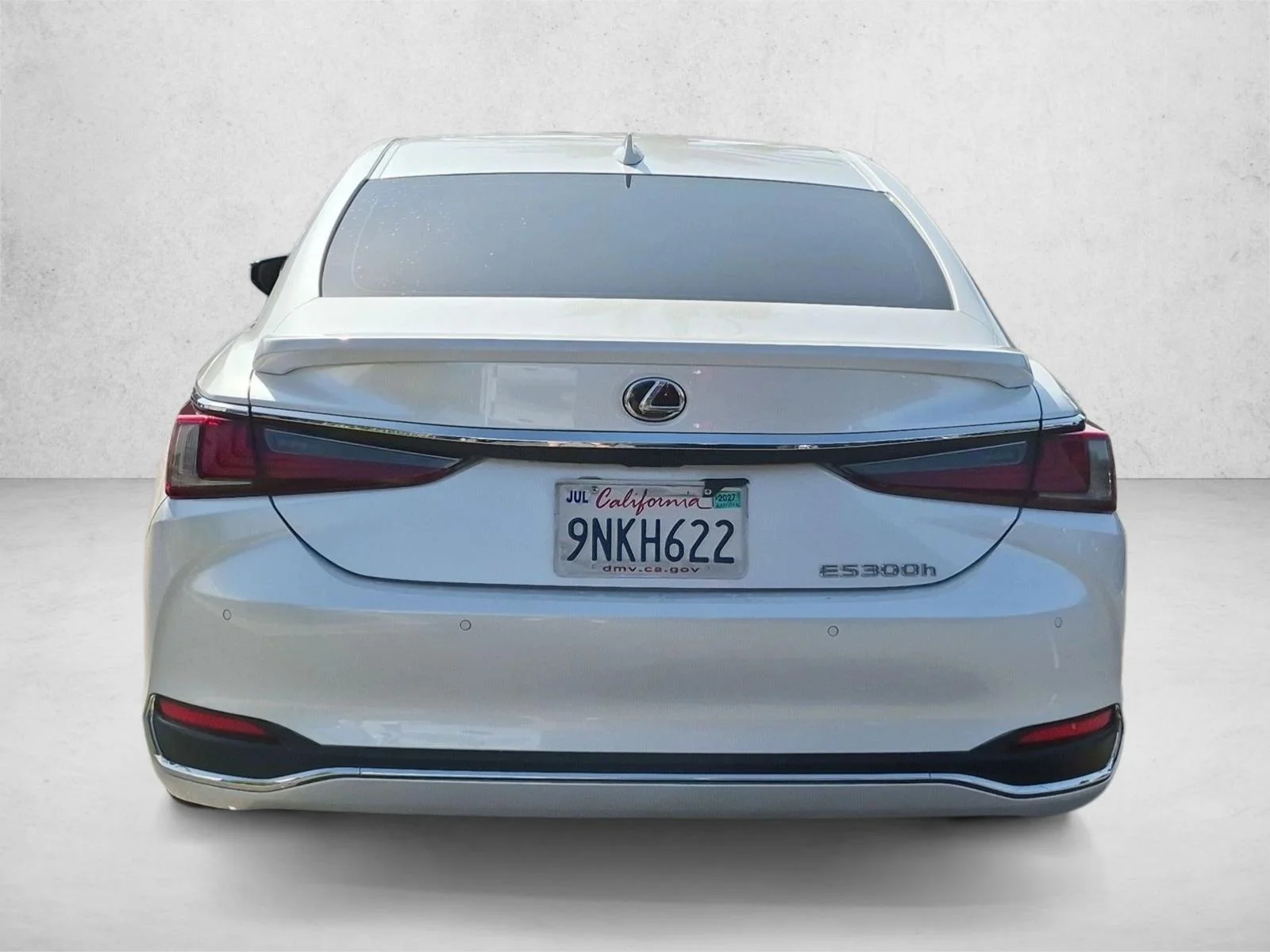 Used 2024 Eminent White Pearl Lexus ES 300h image 7