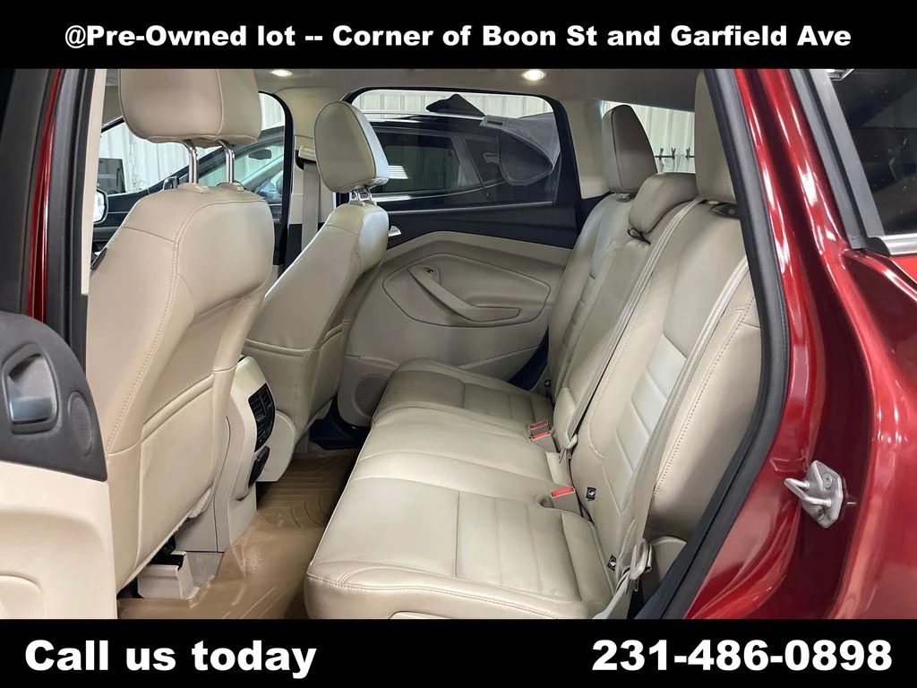 Used 2014 Orange Ford SE image 25