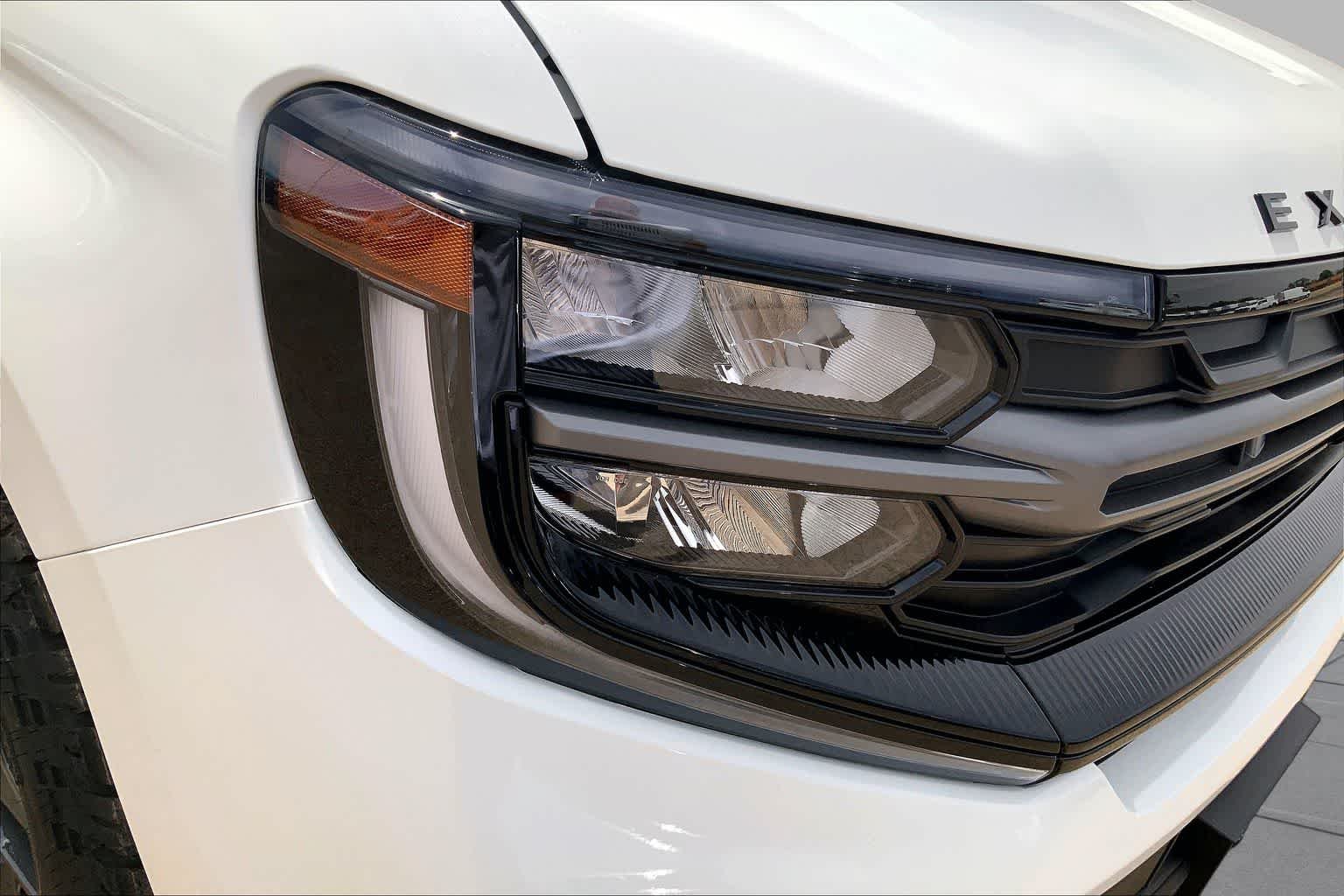New 2026 Star White Metallic Tri-Coat Ford Tremor® image 13