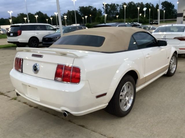Used 2007  Ford GT Deluxe image 14