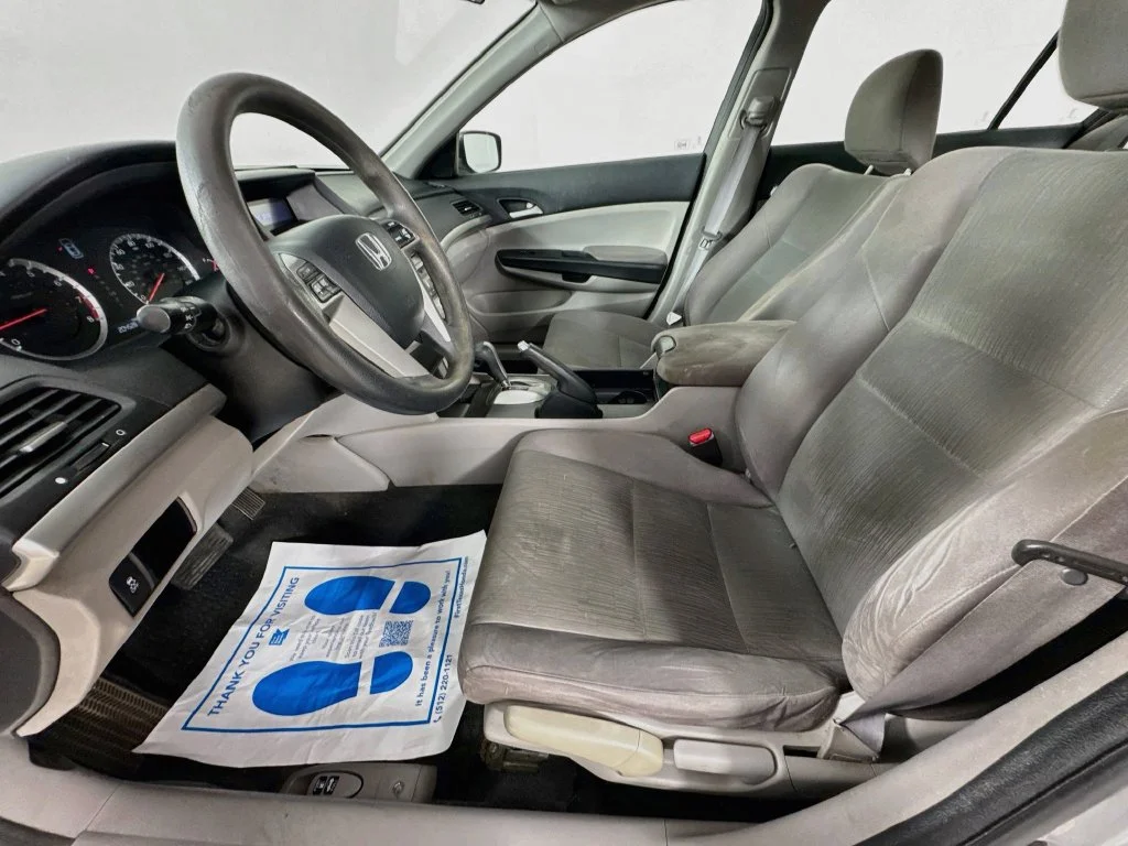 Used 2012 Alabaster Silver Metallic Honda LX image 23