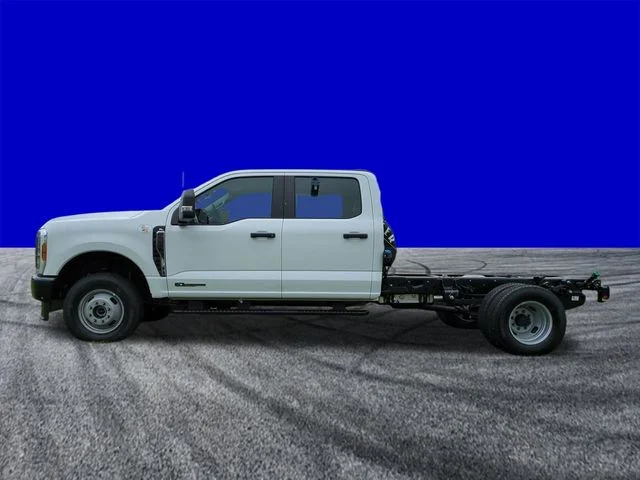 2026 Ford F-350 Super Duty Chassis Cab XL - Photo 7