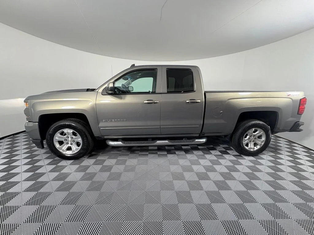 Used 2017 Pepperdust Metallic Chevrolet LT image 12