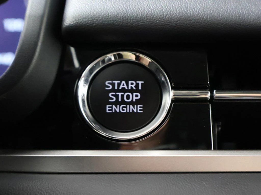 2025 Mitsubishi Outlander SE - Photo 42