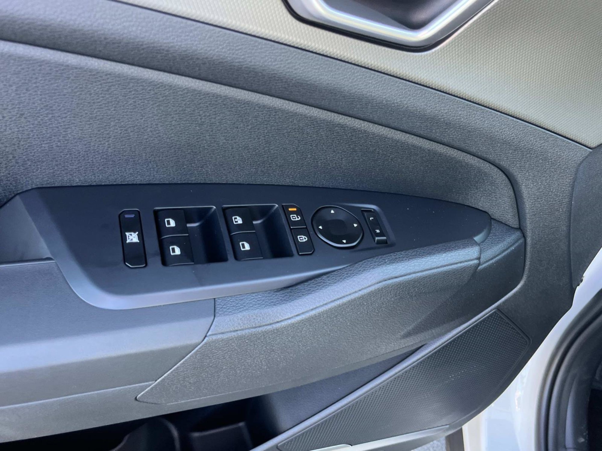 New 2027 Snow White Pearl Kia S image 19