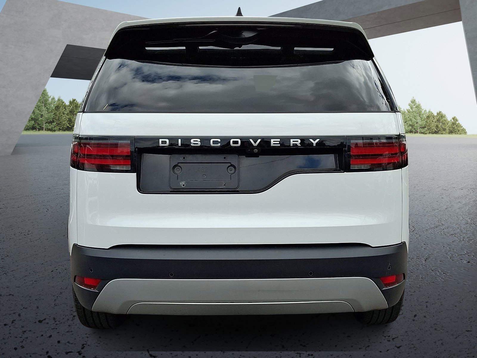 Used 2024 White Land Rover S image 4