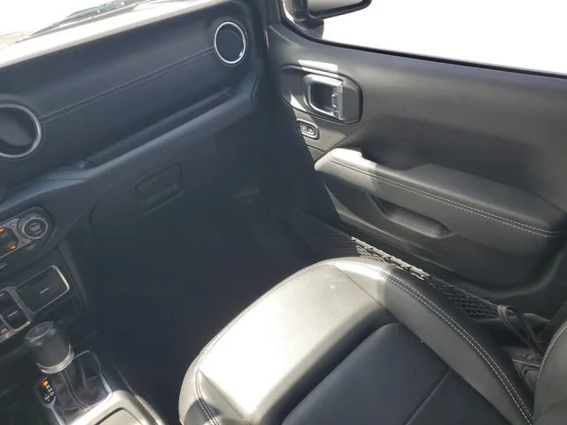Used 2021 Granite Crystal Metallic Clearcoat Jeep Overland image 30