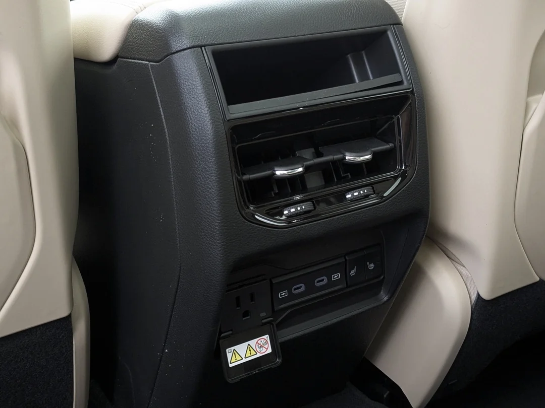 New 2026 Black Jeep Limited - - 4x4 - Panoramic Sunroof - Luxury Tech II - 9 Amplified Speakers - Remote Start & More! image 24