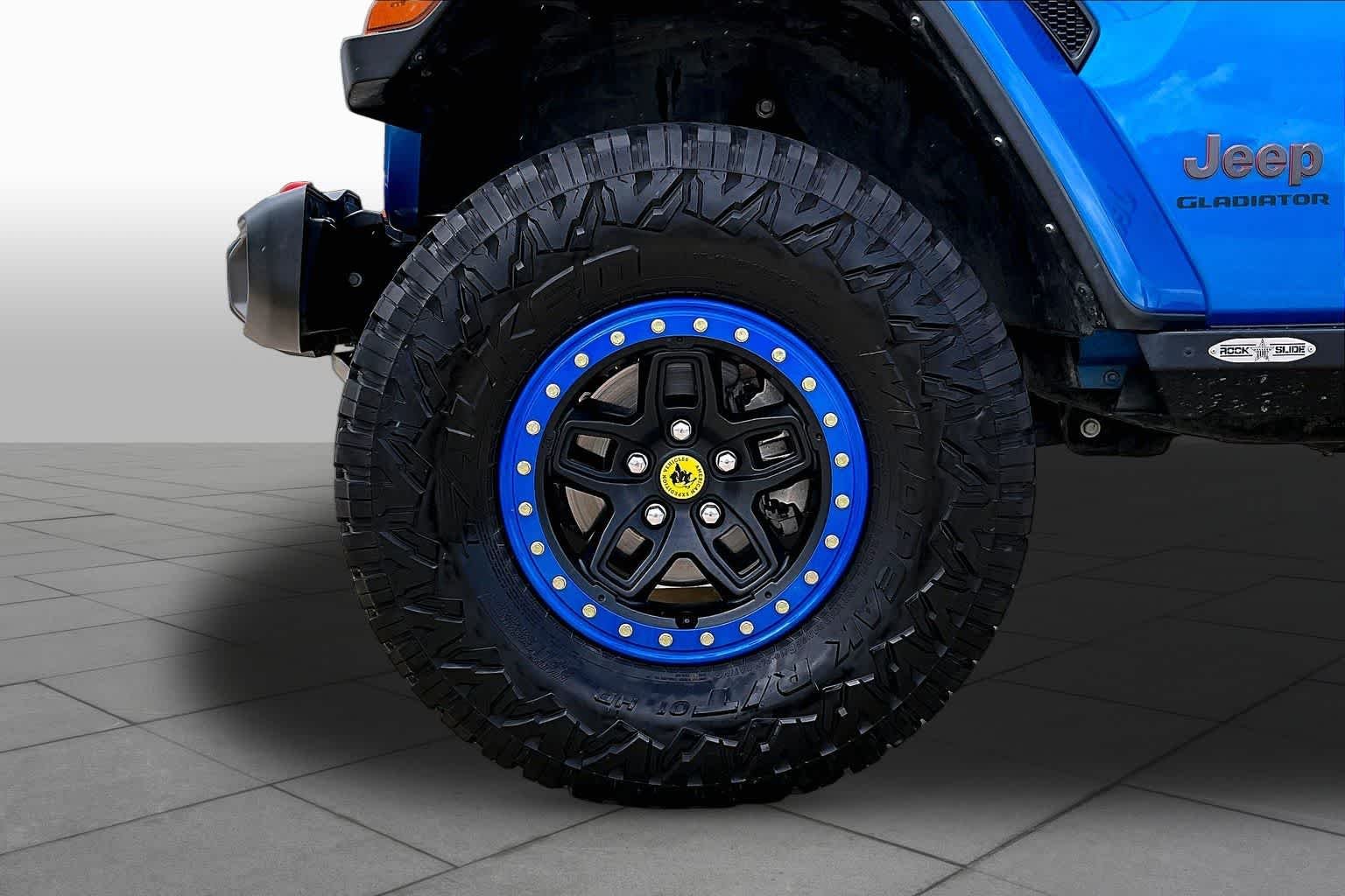 Used 2022 Hydro Blue Pearlcoat Jeep Mojave image 11