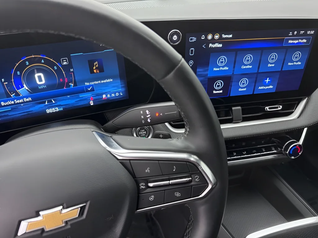 Used 2025 Lakeshore Blue Chevrolet LT image 11