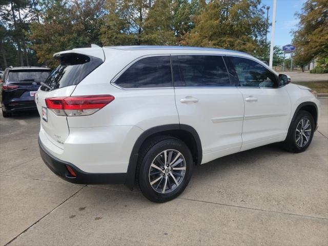 Certified Used 2017 BLIZZARD PEARL Toyota  image 6
