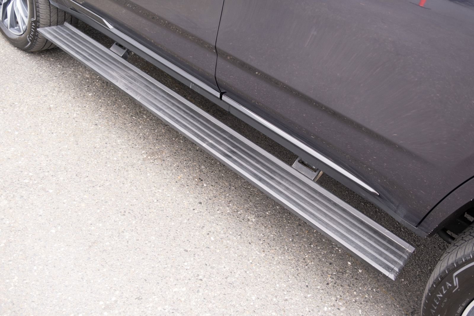 Used 2023 Galactic Gray Metallic Cadillac Sport Platinum image 35