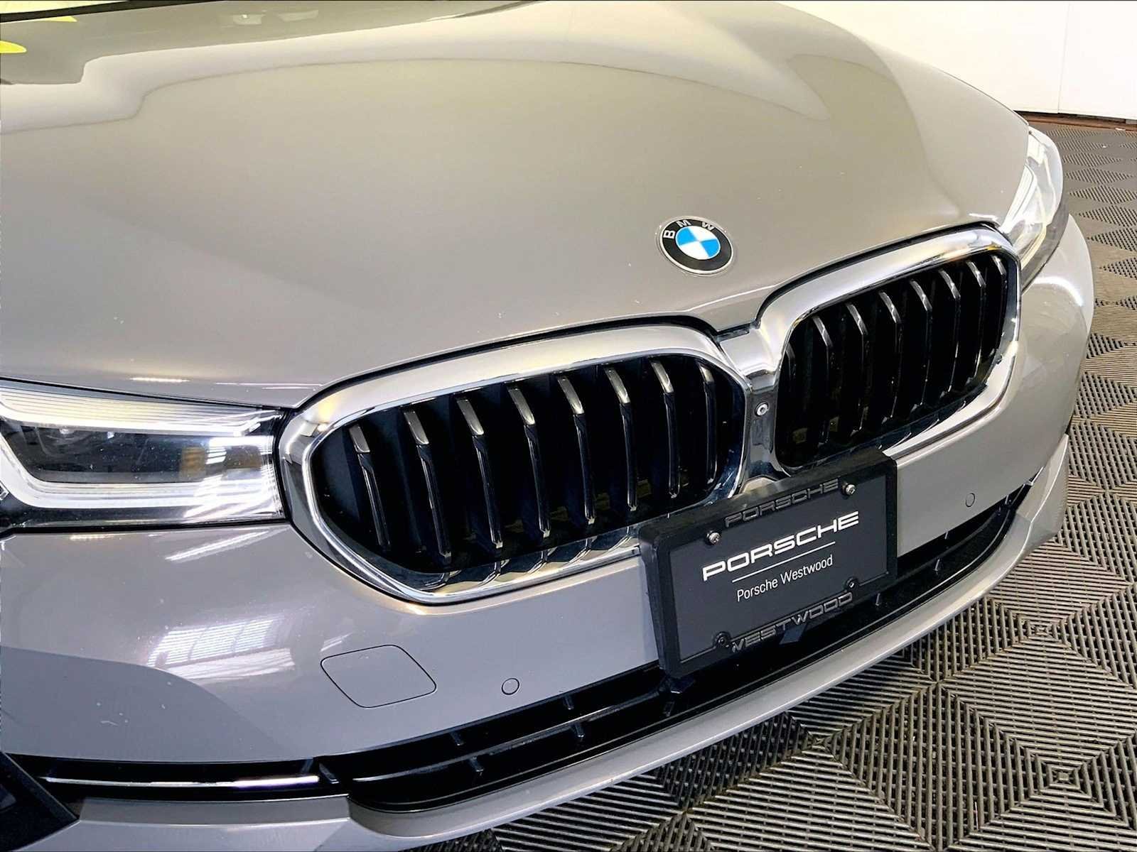 Used 2021 Bernina Grey Amber Effect Metallic BMW 540i xDrive image 34
