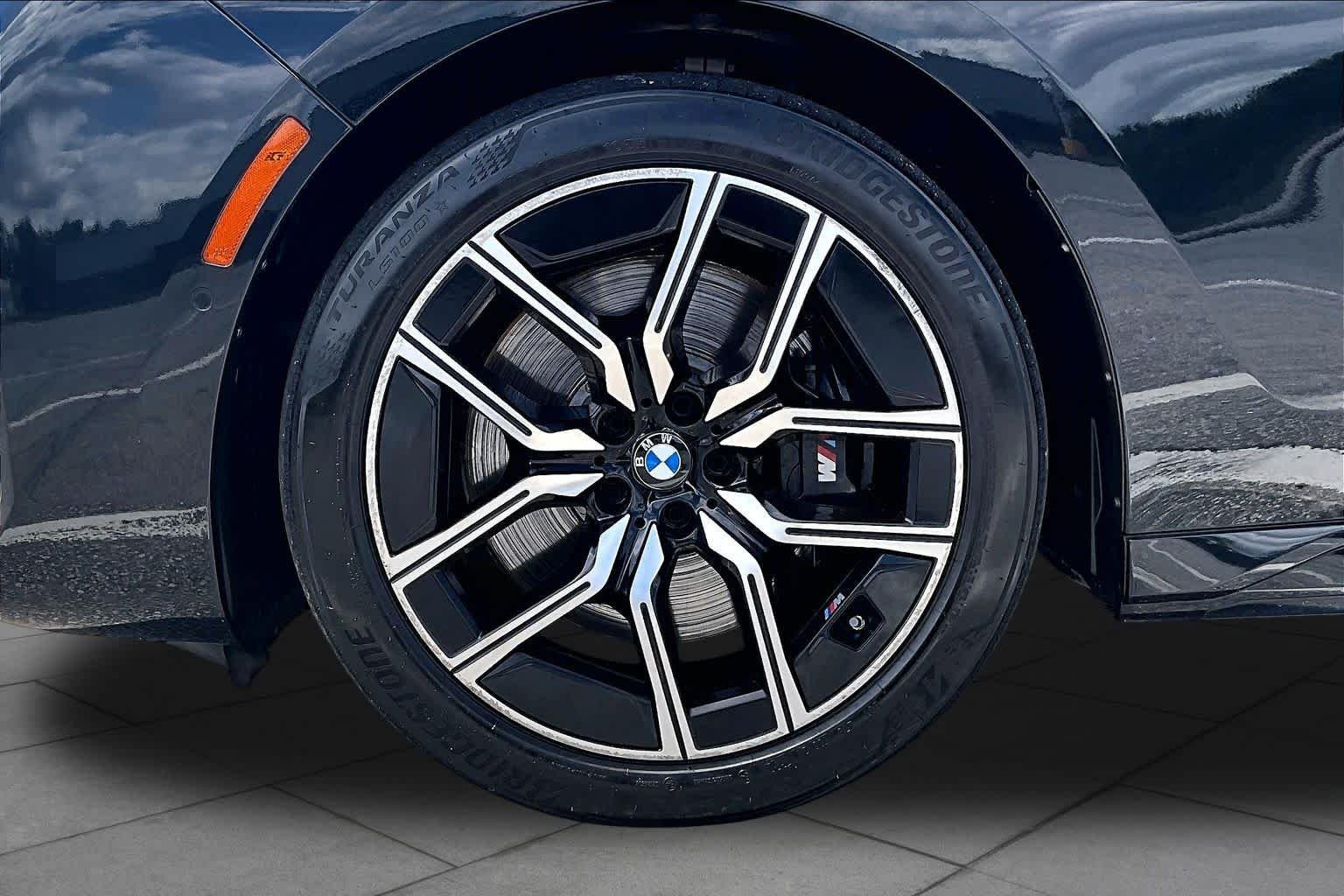 Used 2023 Black Sapphire Metallic BMW 740i image 11