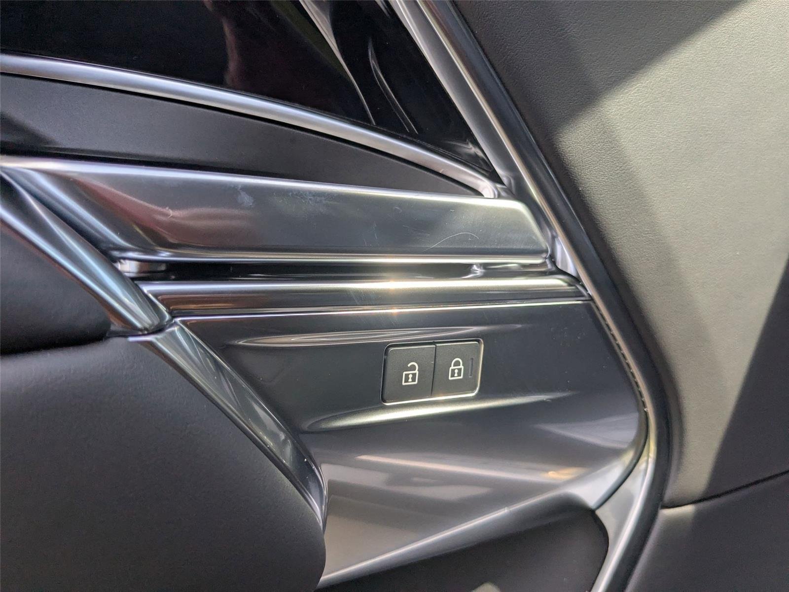 2025 Land Rover Range Rover SE - Photo 13